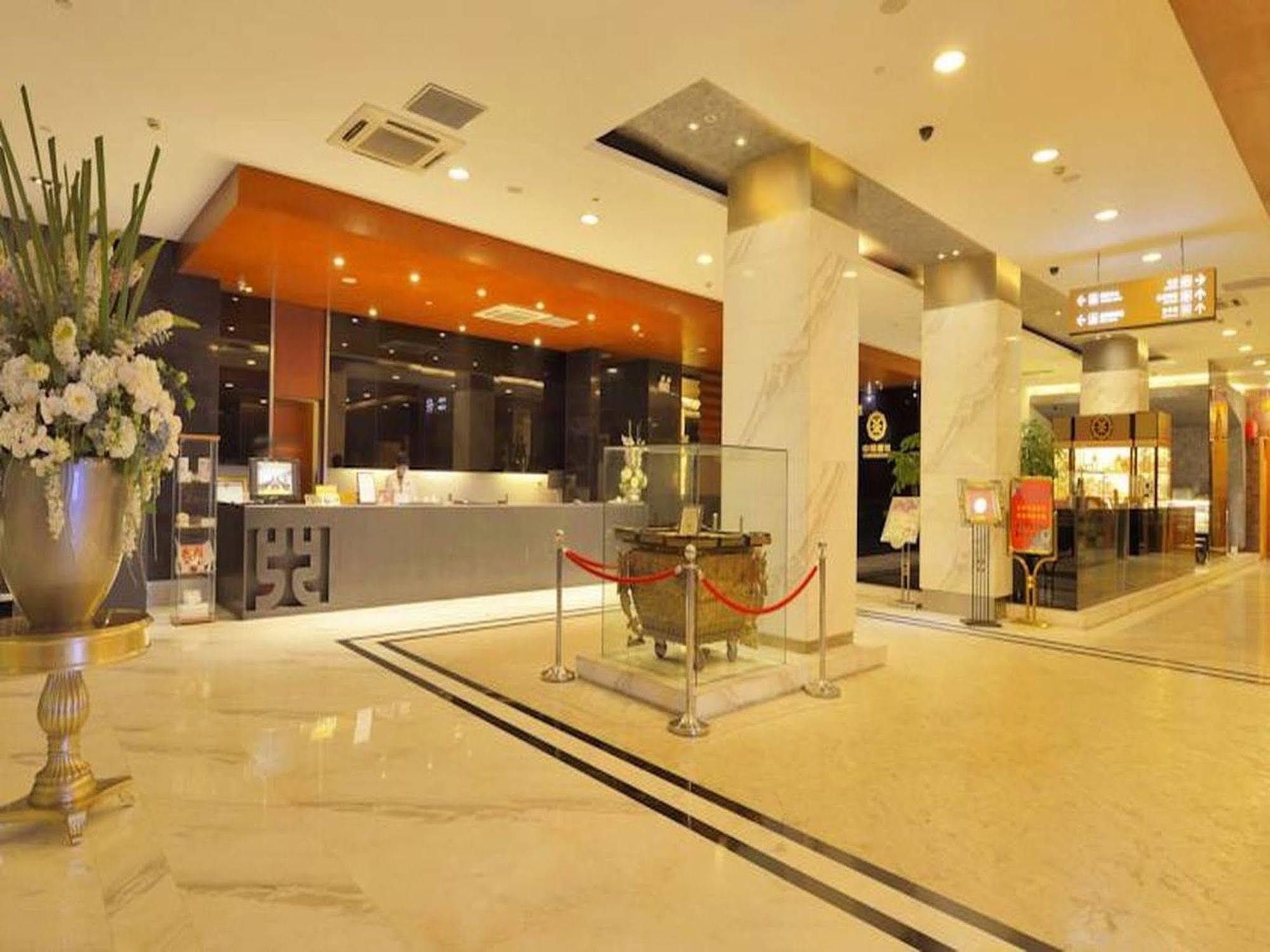 Kingtown Hotel Hongmei Shanghai Eksteriør bilde